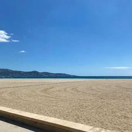 Gloria Crespo Primera Linea De Mar, Karina דירה